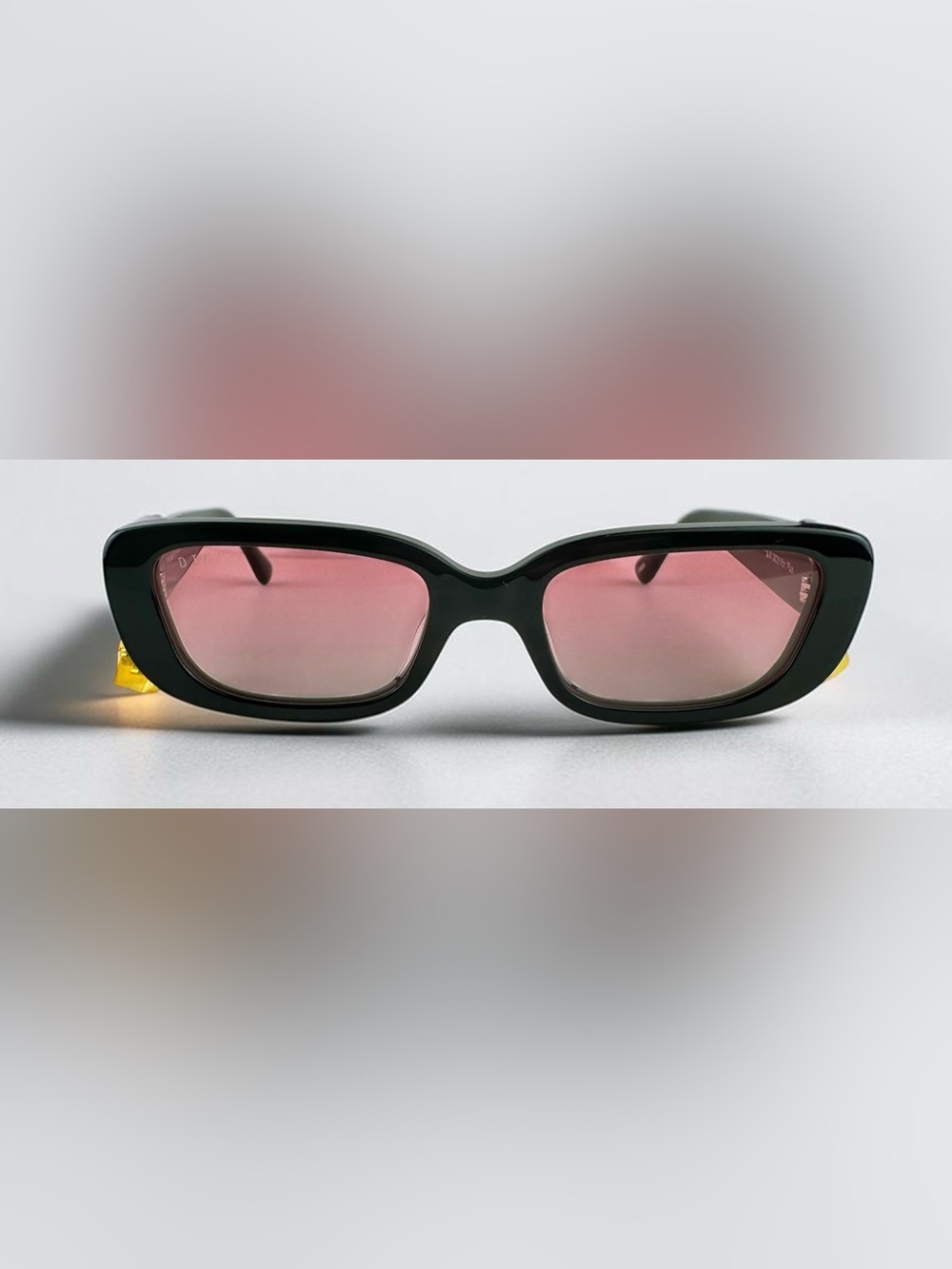 DIFF x Clueless Cher Black Pink Gradient Sunglasses Charm Y2K 90s